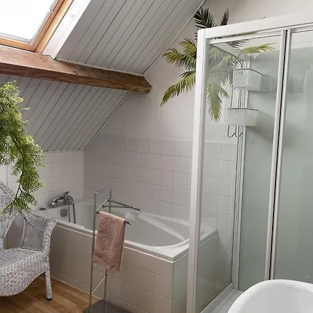 Independant Avec Jardin Au Bord De La Riviere - Fr-1-489-247 * Hérisson